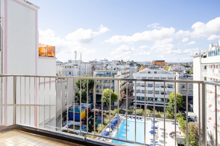 Hotel Caravelle Cattolica - Pool View Comfort Room balcone 1
