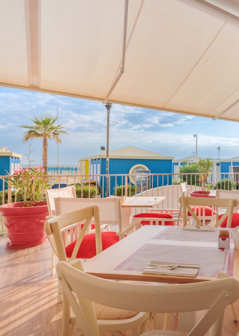 Hotel Caravelle Cattolica - Terrazza esterna lato mare colazione 2
